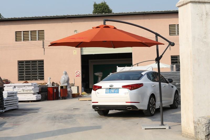 How can a sun umbrella be designed to resist fading?(pic1)